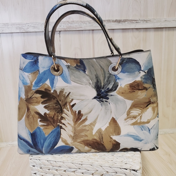 Silver Rose Handbags - Silver Rose Large Floral Watercolor Hangbag Purse Pockets Compartments EUC